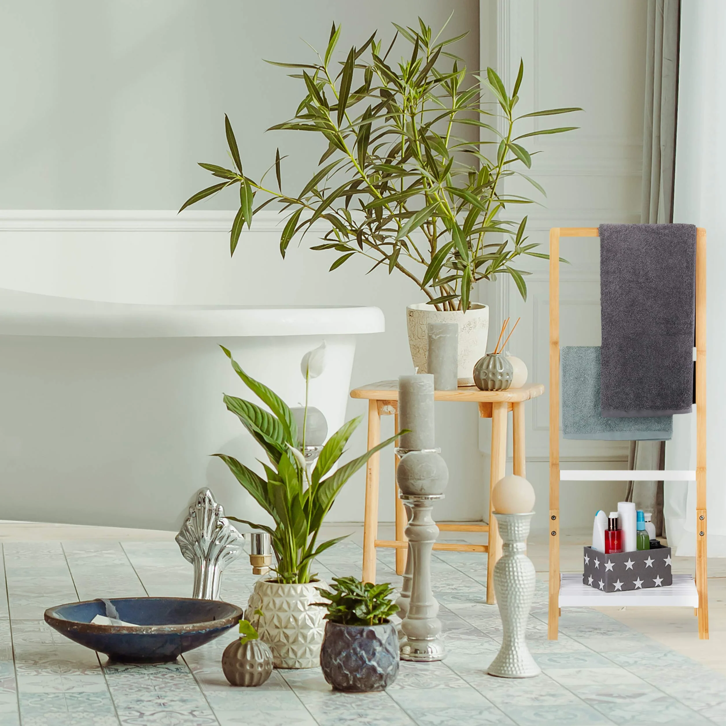 Relaxdays Portasciugamani da Terra bambù MDF 3 Aste 103x41x28 cm Naturale Bianco