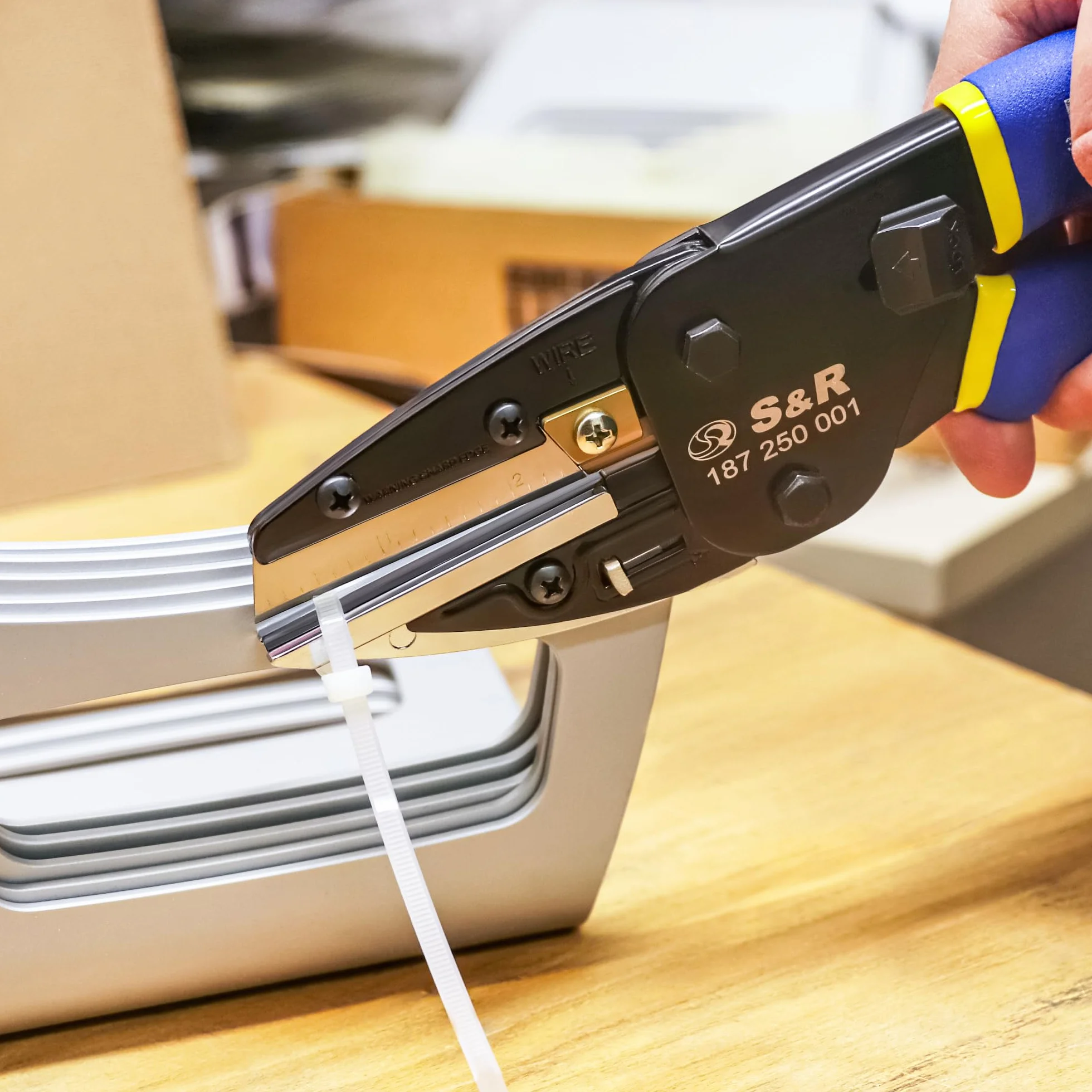 S&R Forbici Elettricista Cesoie Multiuso Cavi Gomma Cuoio Plastica