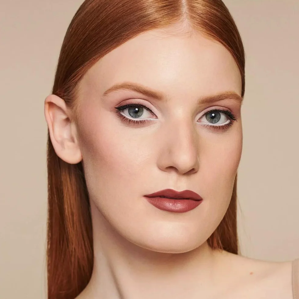 CATRICE Plumping Lip Liner 040 Starring Role – Rimpolpante e idratante – Finish setoso-opaco a lunga tenuta – Con olio di menta piperita – Vegano, resistente al agua y no transfer – 0,35 g
