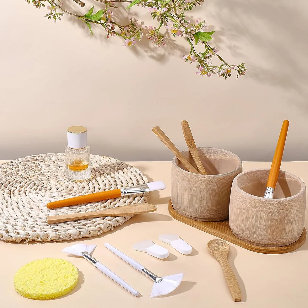 WEBEEDY 15 pezzi in bambù per estetista comprendente ciotole per maschere, spazzole a ventaglio, spazzole piatte per viso, spatole per maschere, spugne per viso e cucchiai, set di ciotole maschere