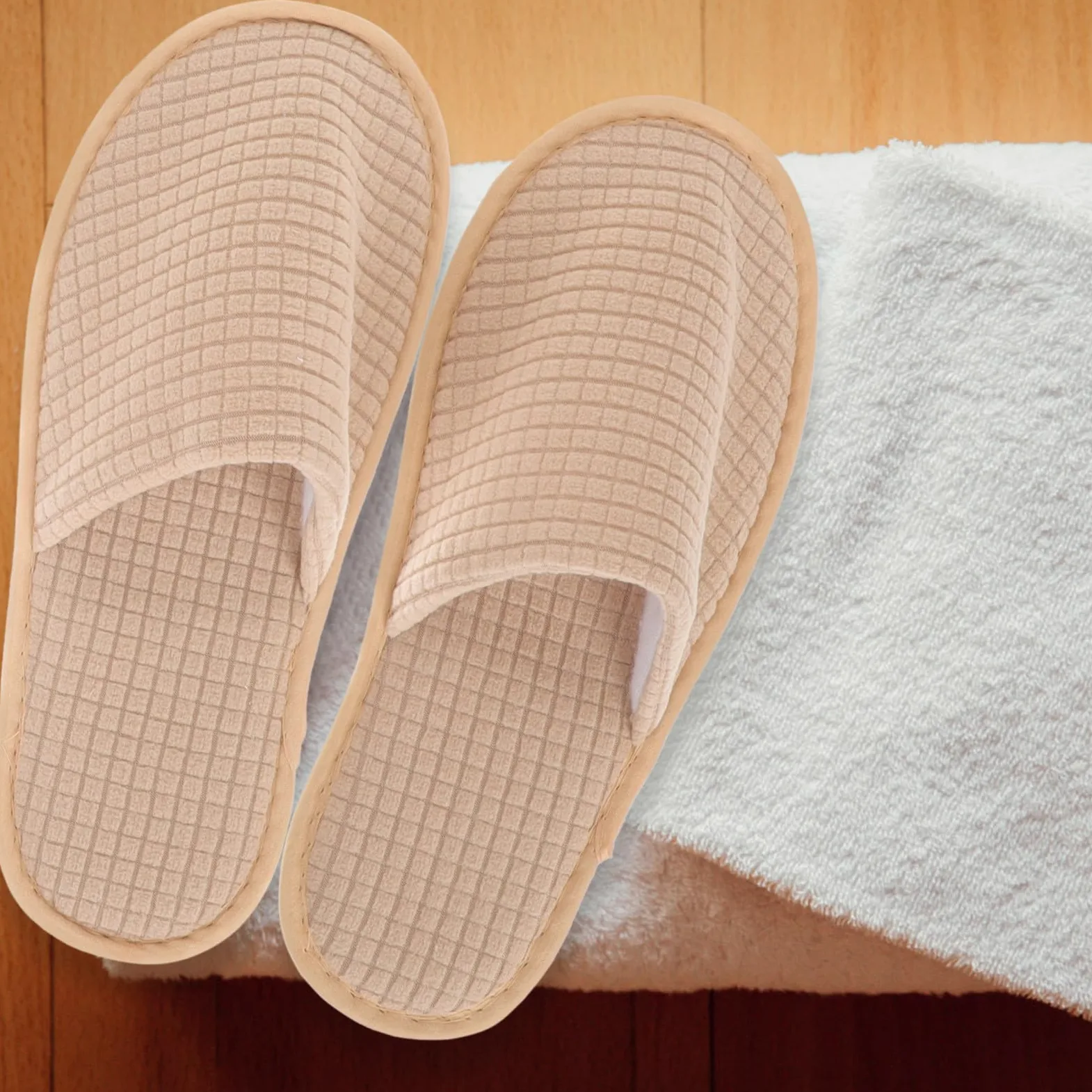 Pantofole Monouso per Ospiti 6 Paia in Pile per Hotel e Viaggio | Antiscivolo, Comfort per Uso Quotidiano, Confezione Assortita Giallo e Grigio