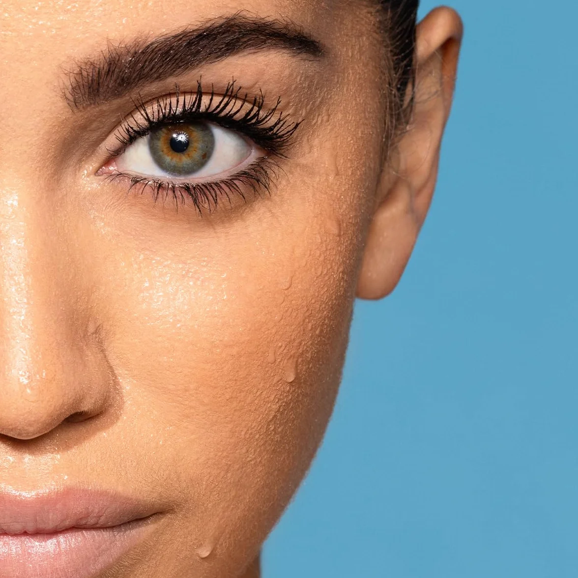 Pupa Mascara Vamp! Waterproof (Colore Extra Black) Effetto Volume rivoluzionario con Tenuta estrema all’Acqua - Adatto a Occhi sensibili e Lenti a contatto (9 ml)