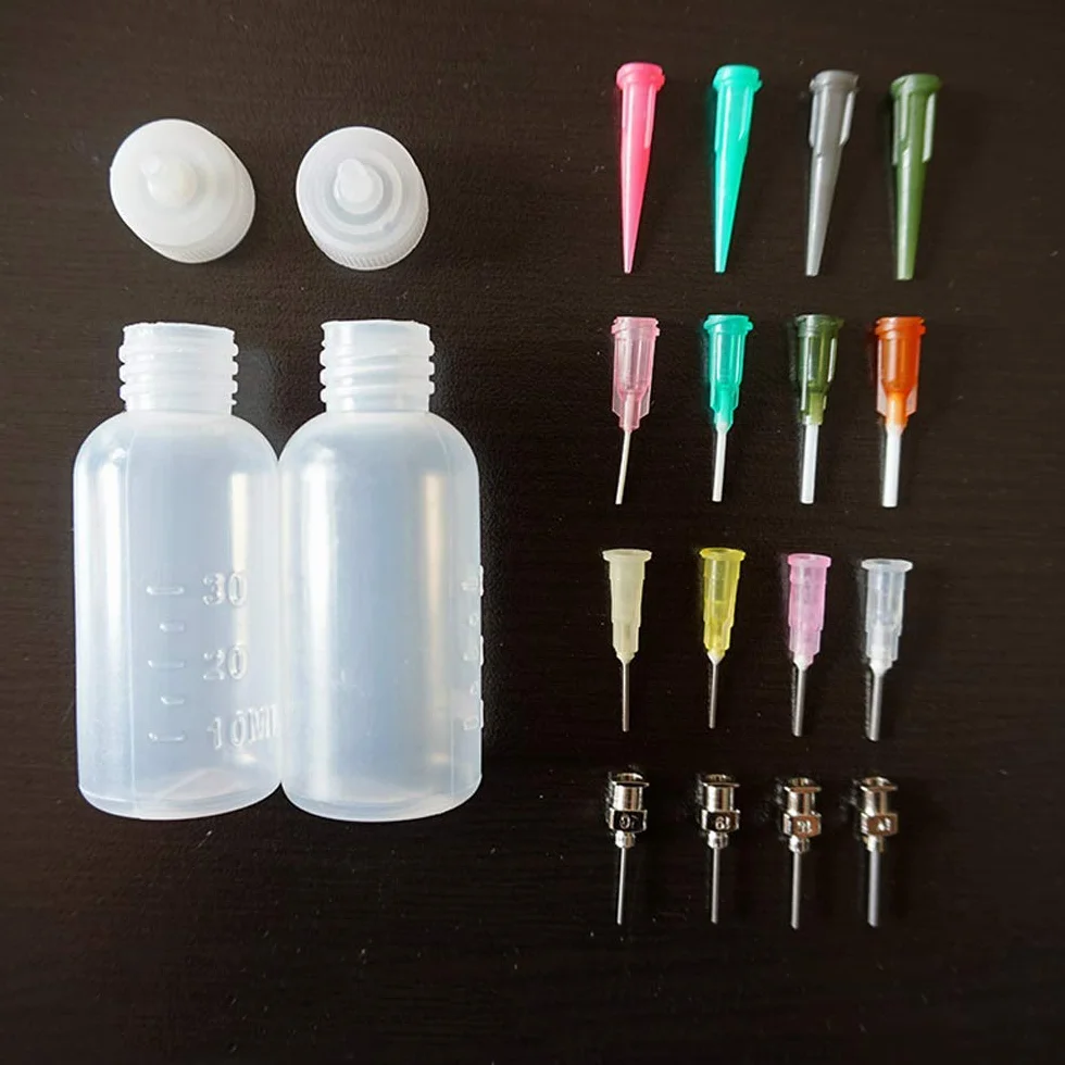 CAILI Bottiglia di plastica del tatuaggio,Tip Precision Applicator Set bottiglie Contiene 2 bottiglie applicatori vuote con 16 aghi Suggerimenti
