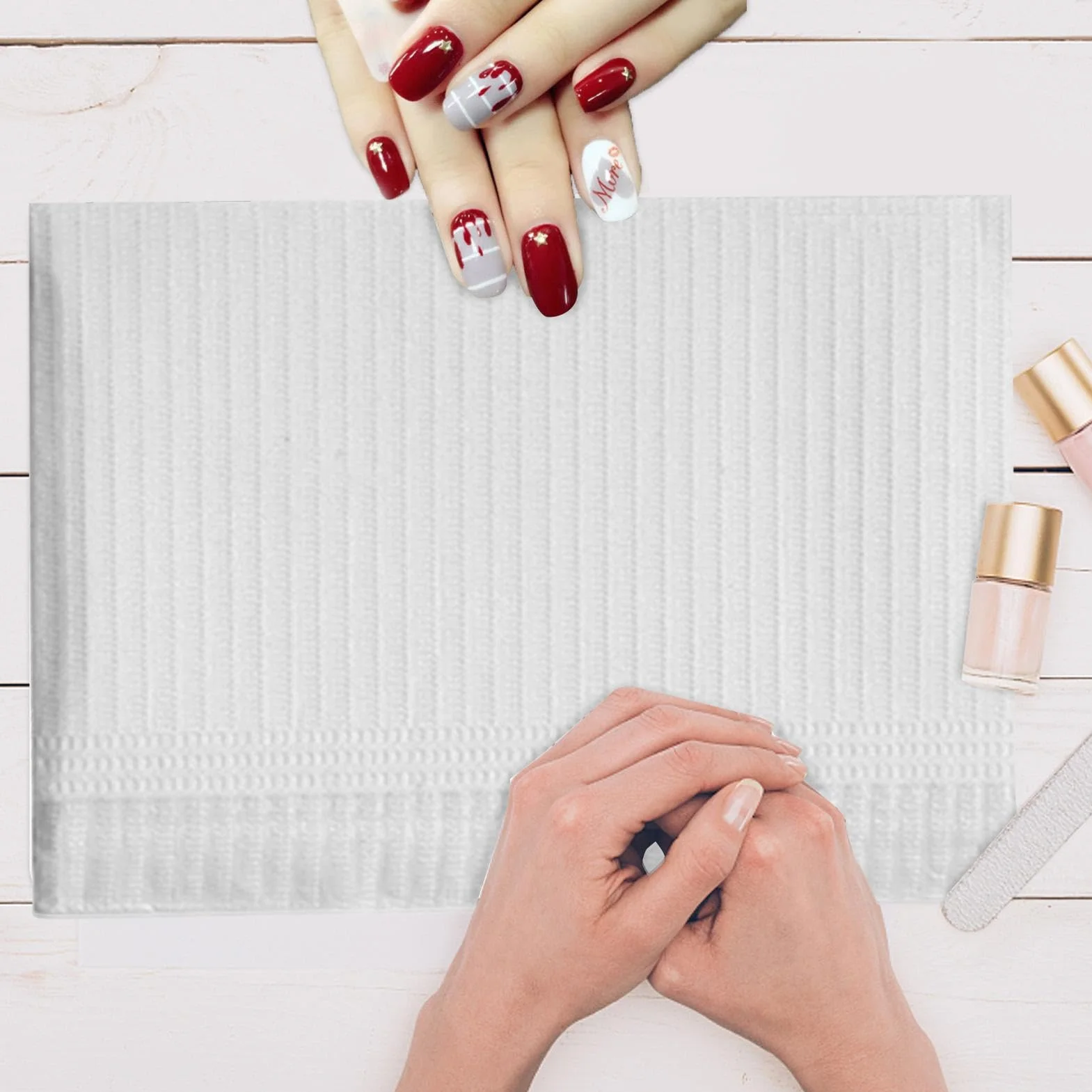 50 Pezzi Tappetino Per Unghie Tovaglia Tatuaggio Monouso Tovaglioli di Carta, Copertura Del Tavolo Per Unghie Tamponi Per Tavolo Manicure Con Disegno A 3 Strati Per Salone Di Manicure E Tatuaggio