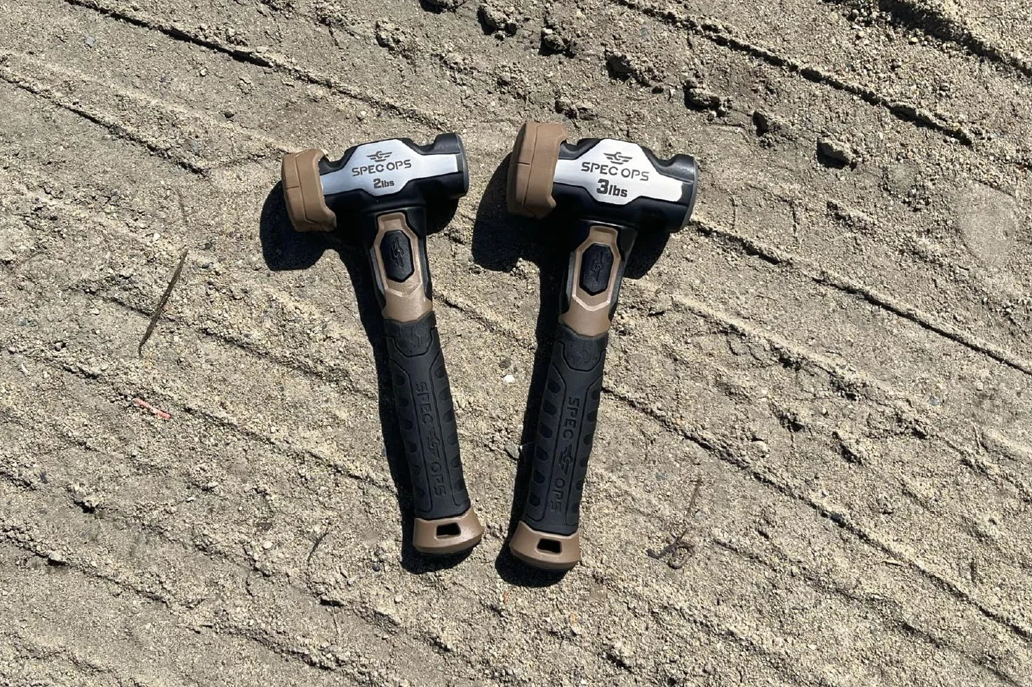 Spec Ops Tools Martello perforatore 0,9 kg cappuccio morbido rimovibile manico bi-materiale ammortizzante antivibrazioni nero marrone chiaro
