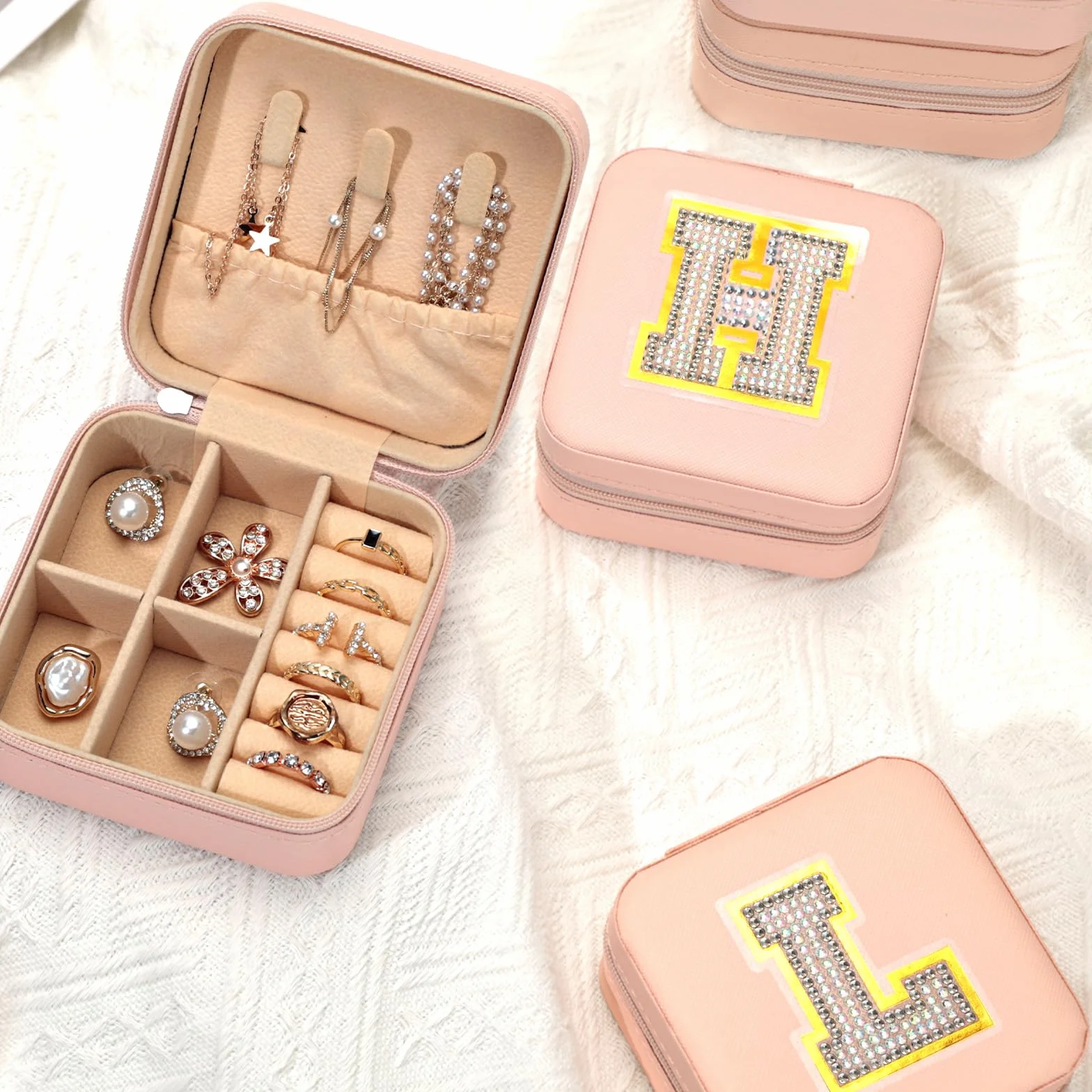VINATO Portagioielli Personalizzabile con Lettere Diamantate 10x10x5 cm DIY Scatola Porta Gioielli da Viaggio in Pelle PU Rosa