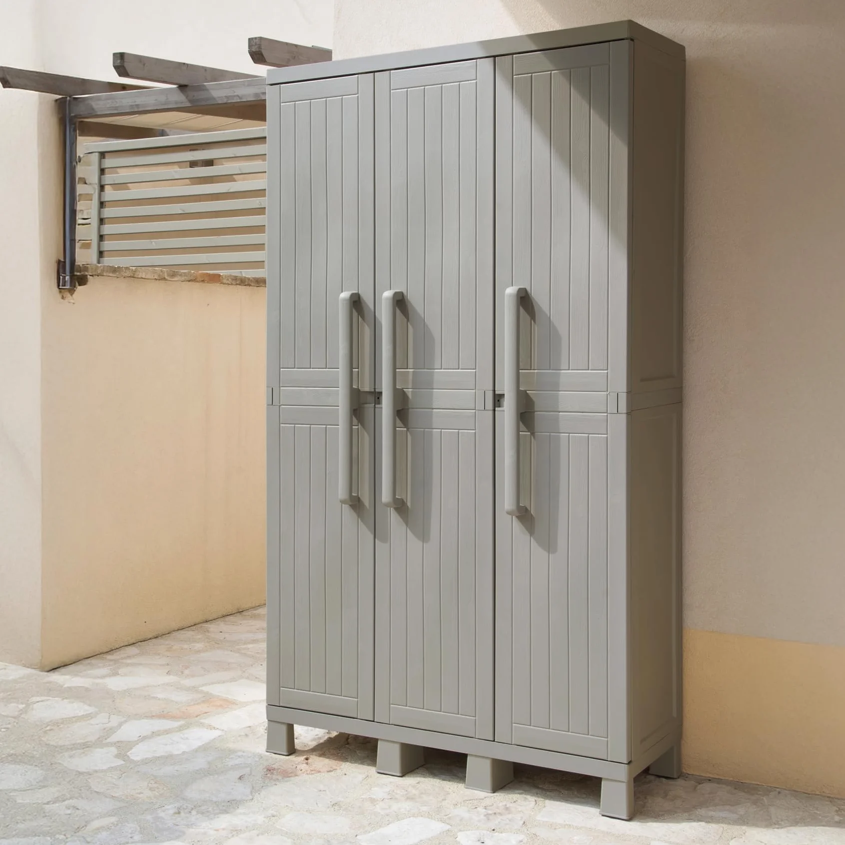 Toomax Armadio Wood Midi 3 ante 4 ripiani regolabili 97x37x173 cm plastica effetto legno grigio tortora