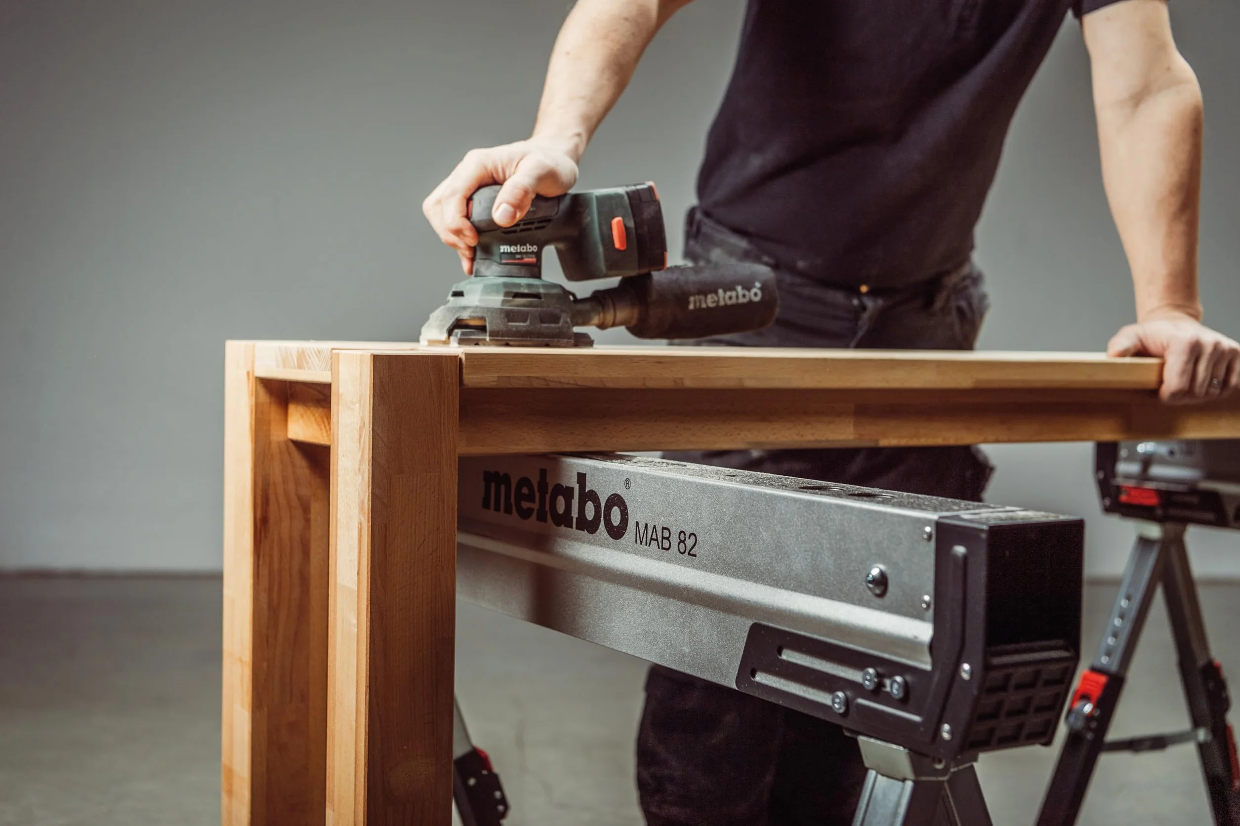 Metabo MAB 82 Cavalletto da lavoro compatto pieghevole con maniglia trasporto gambe regolabili superficie zincata