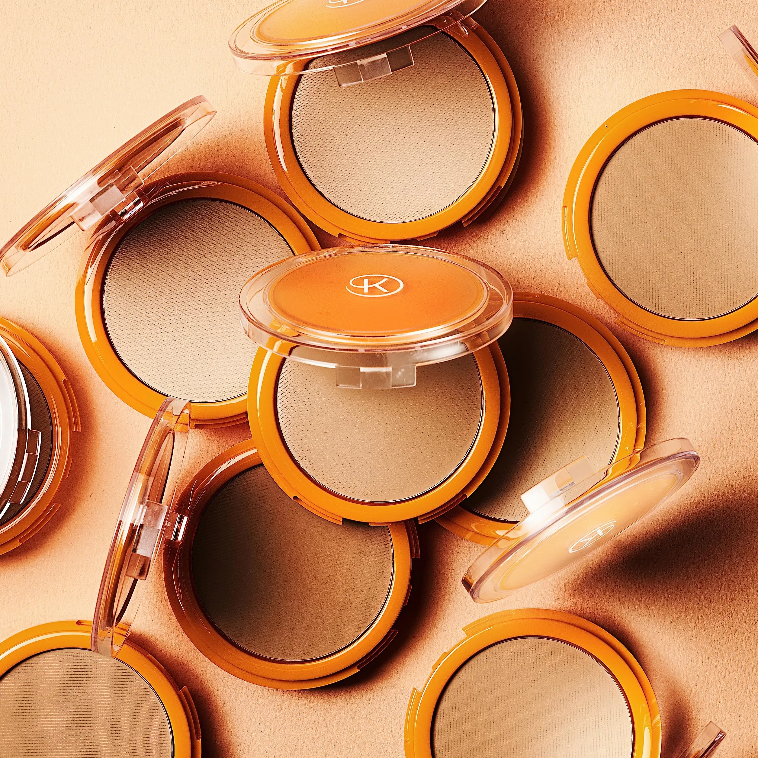 Korff Sun Secret, Fondotinta Compatto Solare SPF 50+ Uniformante e Protettivo con DNA-Safe Complex. Tonalità 01 Amber, 6 ml