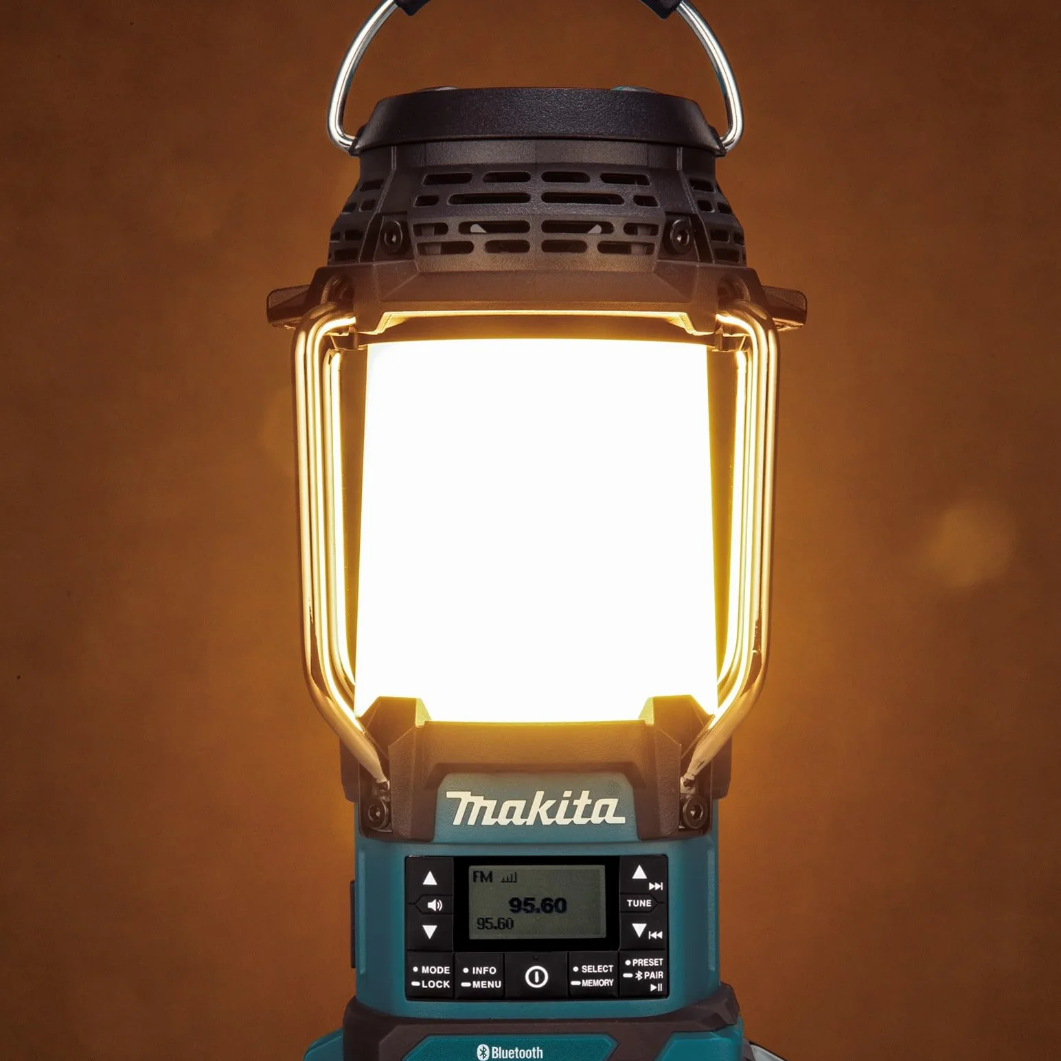 Makita MR009GZ 40V Max XGT Radio Lanterna