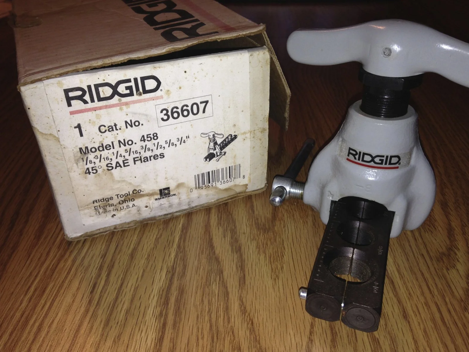 RIDGID 83037 Flangiatore a cricco 45° SAE 458R per tubazioni 3-19 mm