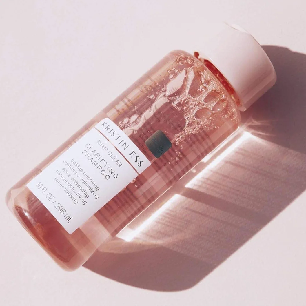Kristin Ess Deep Clean, shampoo schiarente per capelli grassi e accumulazione, purificante e purificante, senza solfati e vegano, prodotto per capelli spessi, ricci e colorati