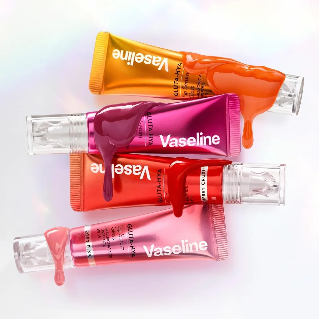 Vaseline Gluta-Hya Rosy Pink Lipgloss, siero per la cura delle labbra con acido ialuronico e tecnologia GlutaGlow, colorato, rimpolpante e protettivo con SPF 15, (Rosy Pink - 1 x 10ml)