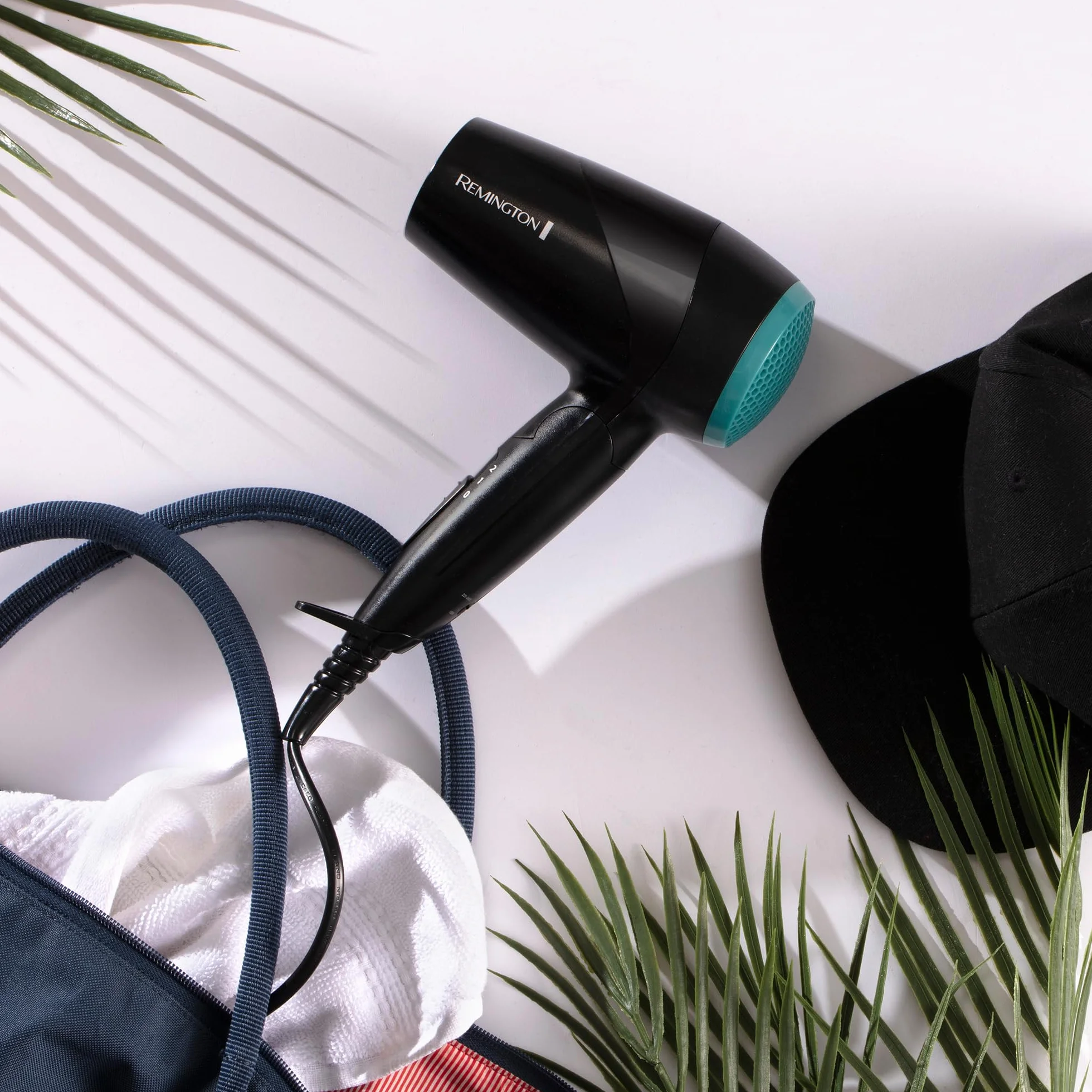 Remington Asciugacapelli 2000W - Pieghevole e Potente - Asciugacapelli da Viaggio, Bacchetta e Diffusore per styling, 2 livelli di riscaldamento e ventola, On The Go D1500