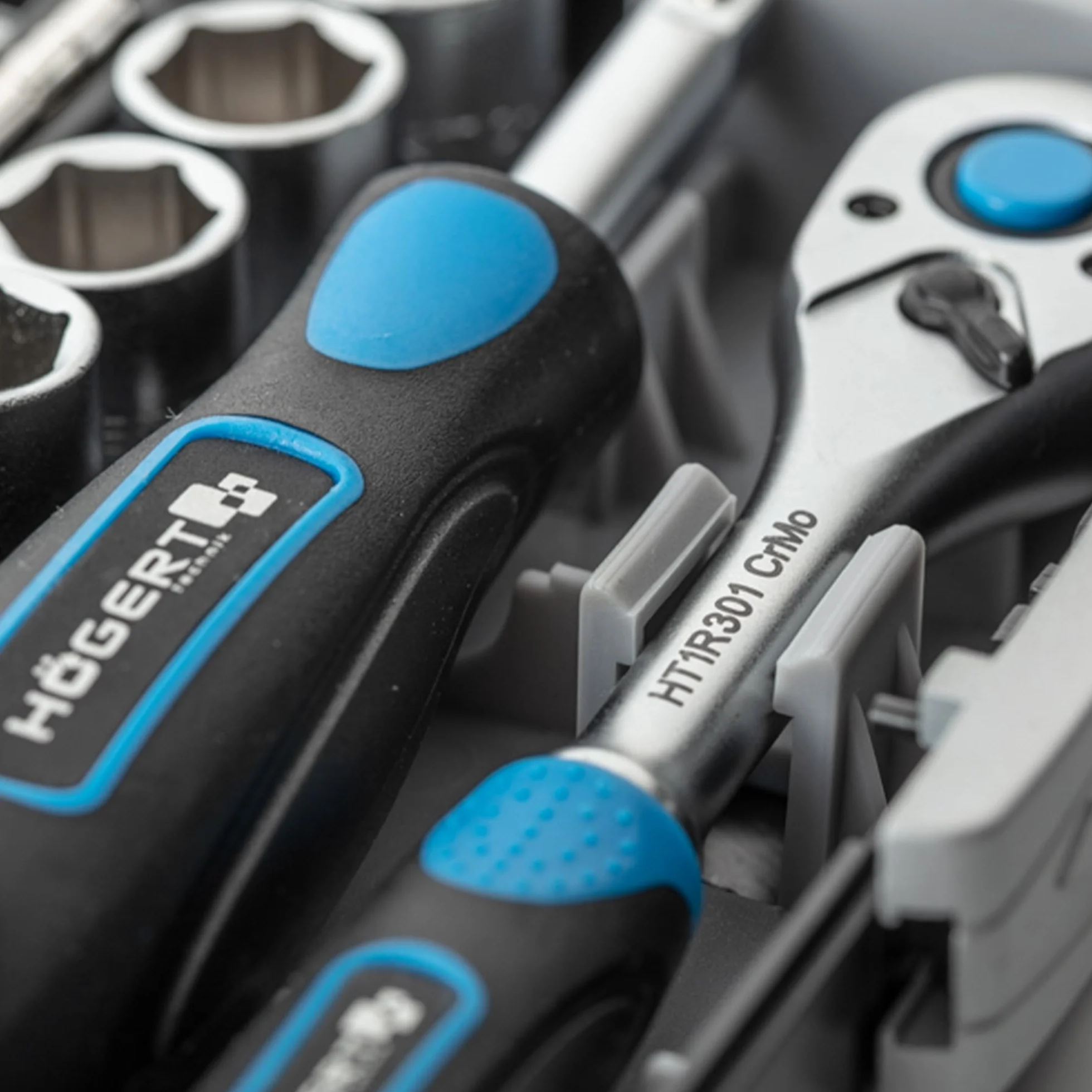 Högert Technik Cassetta Attrezzi 38 Pezzi Set Chiavi a Bussola 1/4" Cricchetto 72 Denti HT1R462