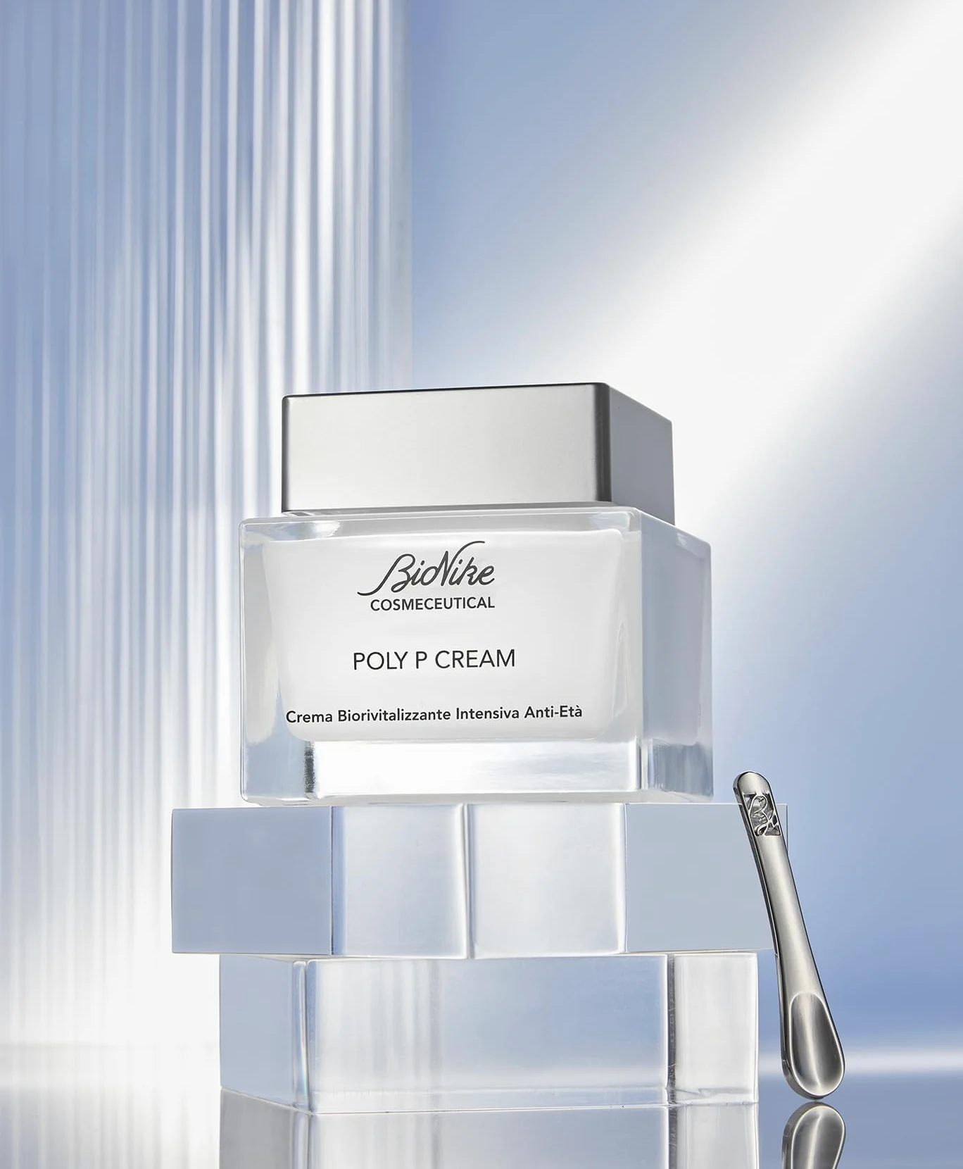 Bionike Cosmeceutical - Poly P Cream Crema Viso Antietà Intensiva, con Peptidi e Polidatina, Azione Rimodellante, Riempie e Distende le Rughe e Dona una Pelle Compatta, Elastica e Rimpolpata, 50 ml