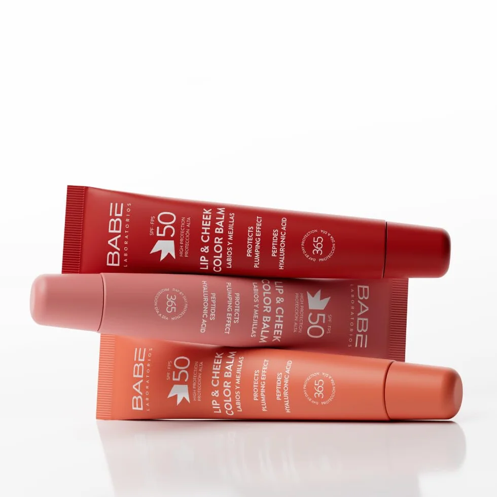 Laboratorios Babé - LIP & CHEEK SPF 50 ROSA - Balsamo fotoprotettivo in tono rosa | Alta protezione solare SPF 50 | Idratazione e effetto volume naturale | Per labbra e guance