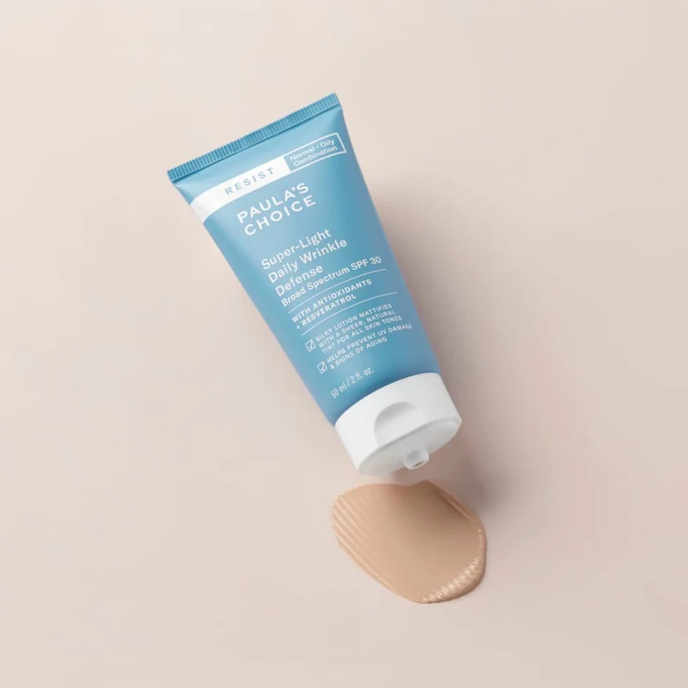 Paula's Choice Anti-Aging Crema Giorno SPF 30, Pelli Miste o Grasse, 60 ml | Crema Solare -Lozione Idratante Eggermente Colorat - Minimizza le Macchie Cutanee - Combatte le Rughe - Ossido di Zinco