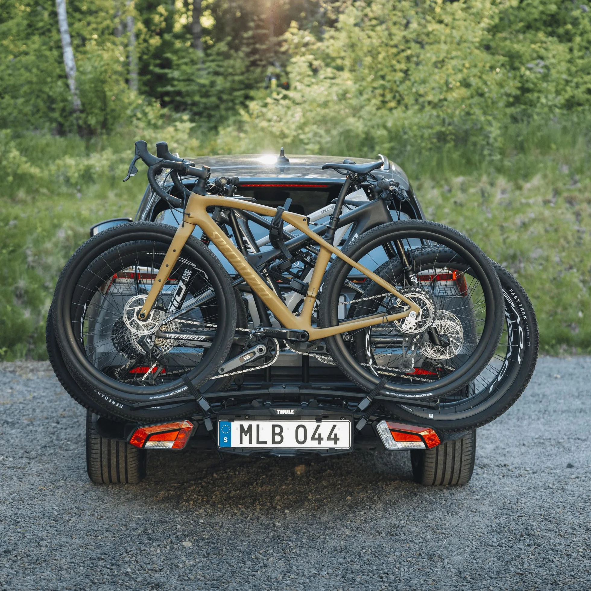 Thule Easyfold 3 Platform Tow Hitch Bike Rack Black, 2(3) bikes