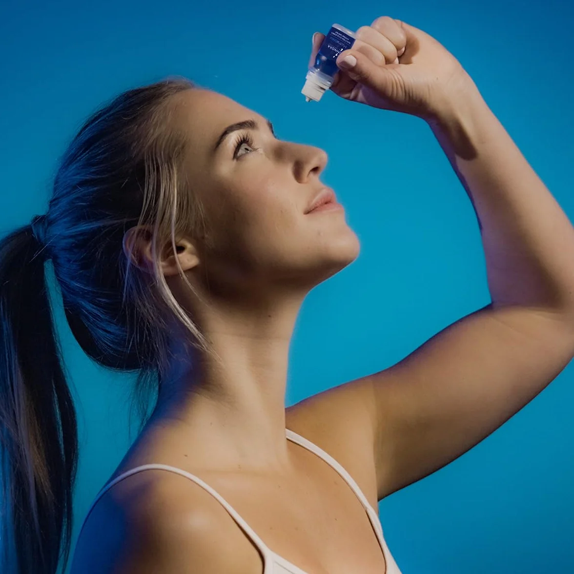 INNOXA - Gocce Oculari Formula Blu - Sbianca il Bianco degli Occhi -Idrata gli Occhi Arrossati ed Affaticati - Formula Originale - Sterile e Senza Conservanti - Prodotto in Francia - 10 ml
