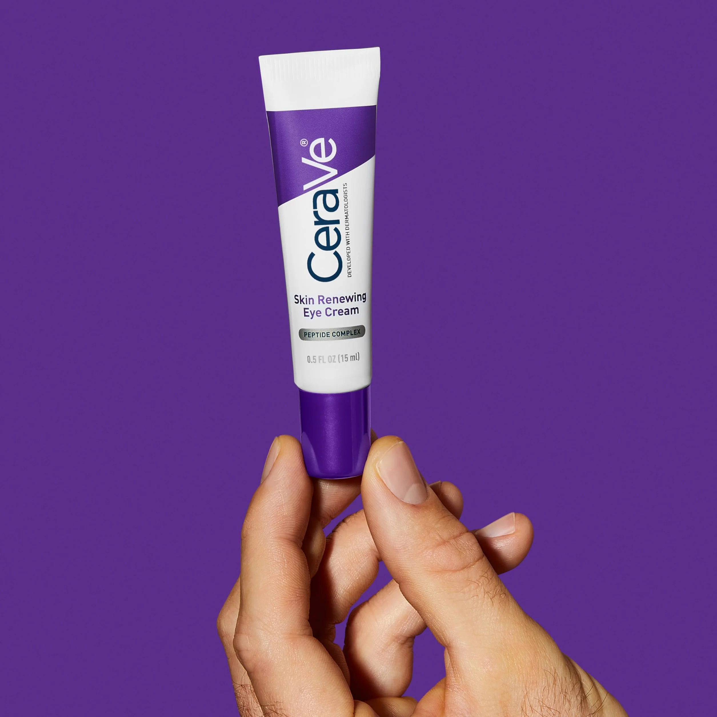 CeraVe Skin Renewing Crema Contorno Occhi, Per Pelle con i Primi Segni dell'Età, Occhiaie e Linee Sottili Ridotte, Con Complesso di Peptidi, 3 Ceramidi Essenziali e Caffeina, 15 ml