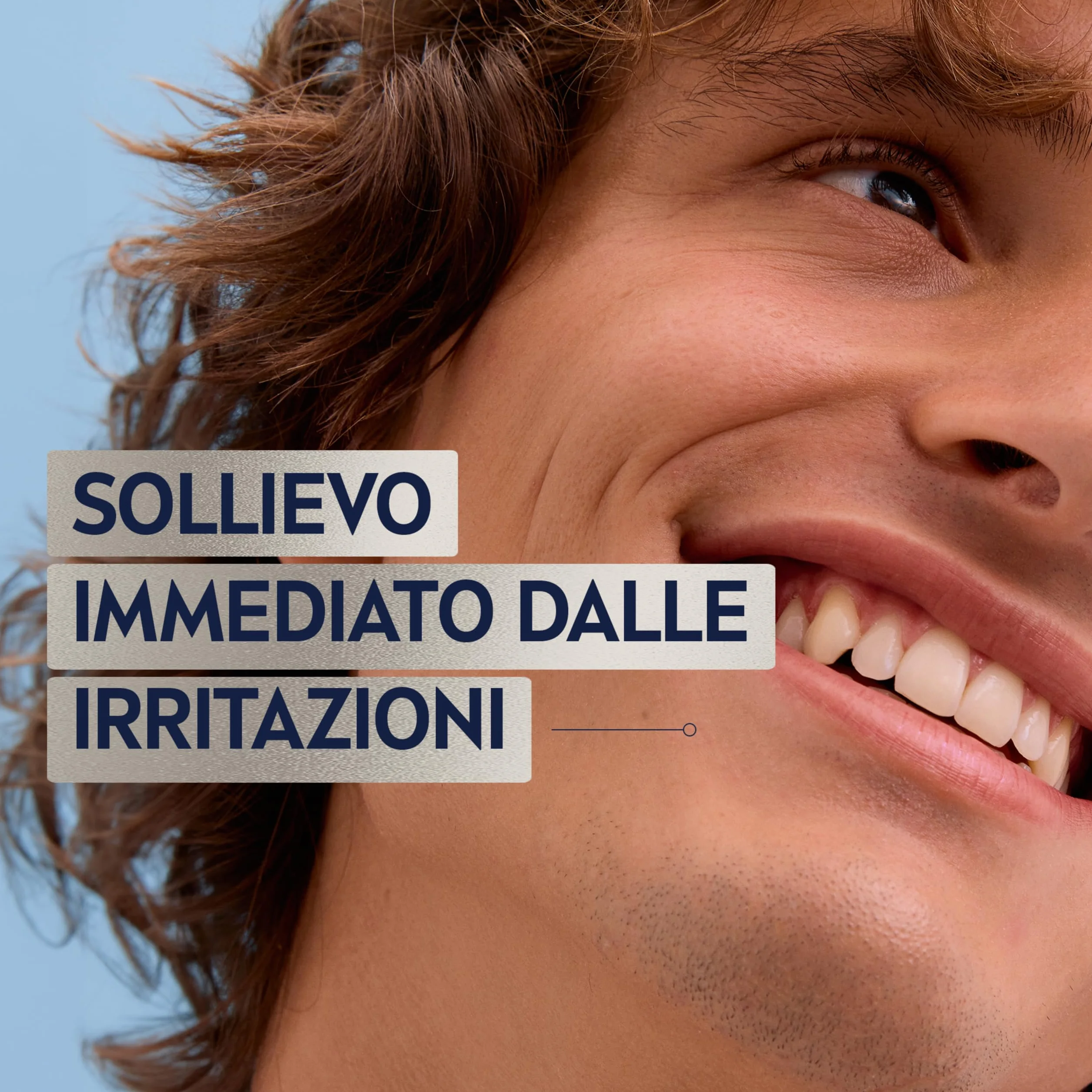NIVEA MEN Sensitive Kit Cofanetto Regalo Uomo, Set regalo con Schiuma da Barba 200 ml, Balsamo Dopobarba 100 ml, Deodorante uomo Black & White 50 ml e Travel Bag omaggio inclusa