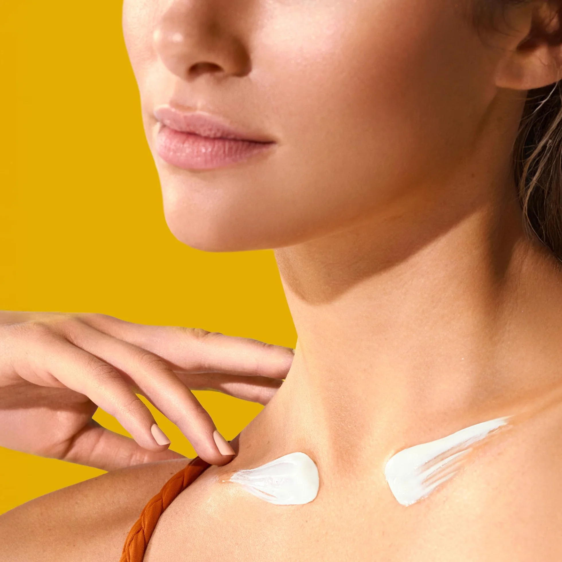 Collistar Crema Abbronzante Protezione Ultra SPF 30, Viso e Corpo per un Abbronzatura Dorata, Azione Protettiva di Capillari, Macchie e Tatuaggi, 150 ml.