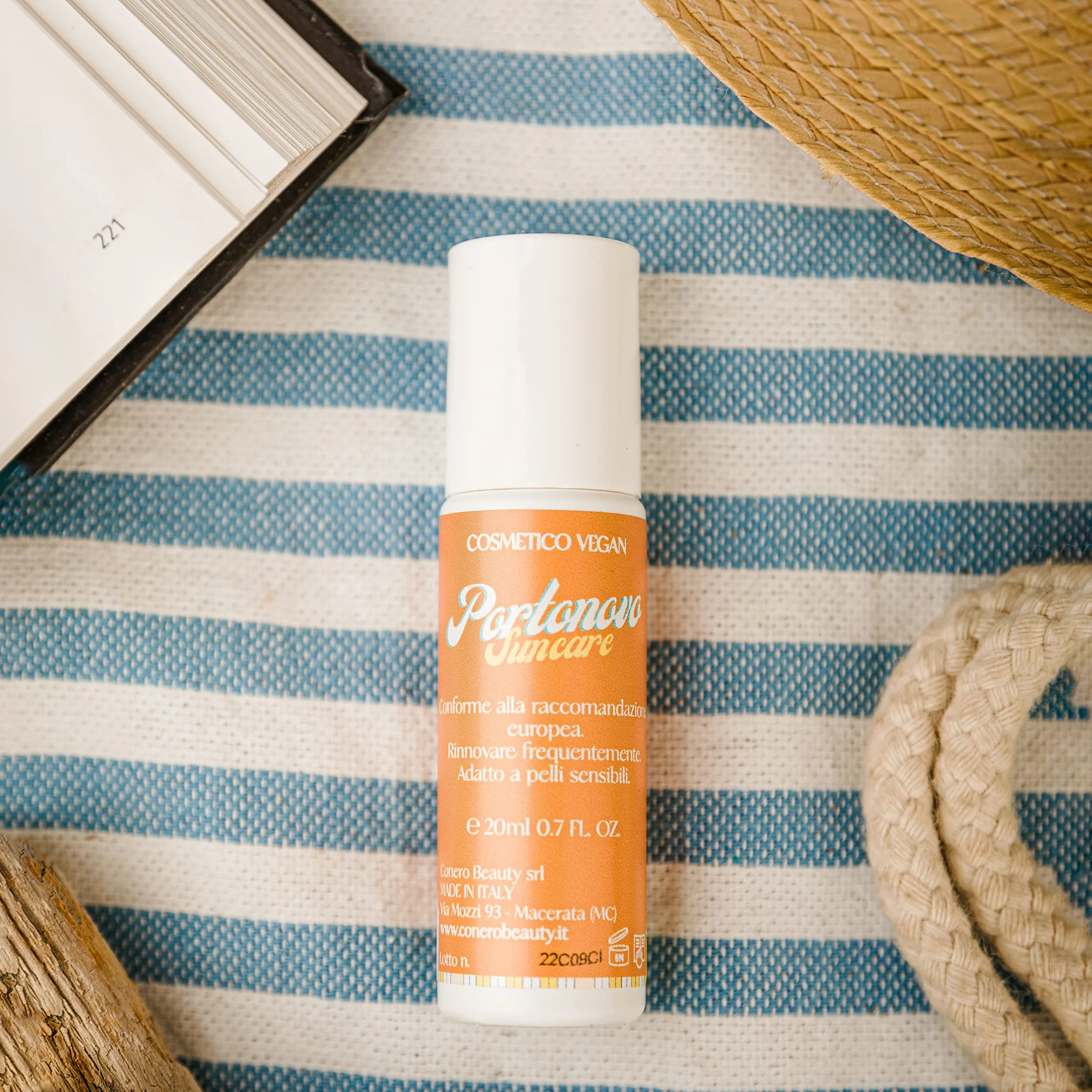 Cicalips balsamo protettivo solare SPF 50 labbra e zone sensibili, stick roll-on, protegge nei, cicatrici, smagliature, labbra, naso, contorno occhi