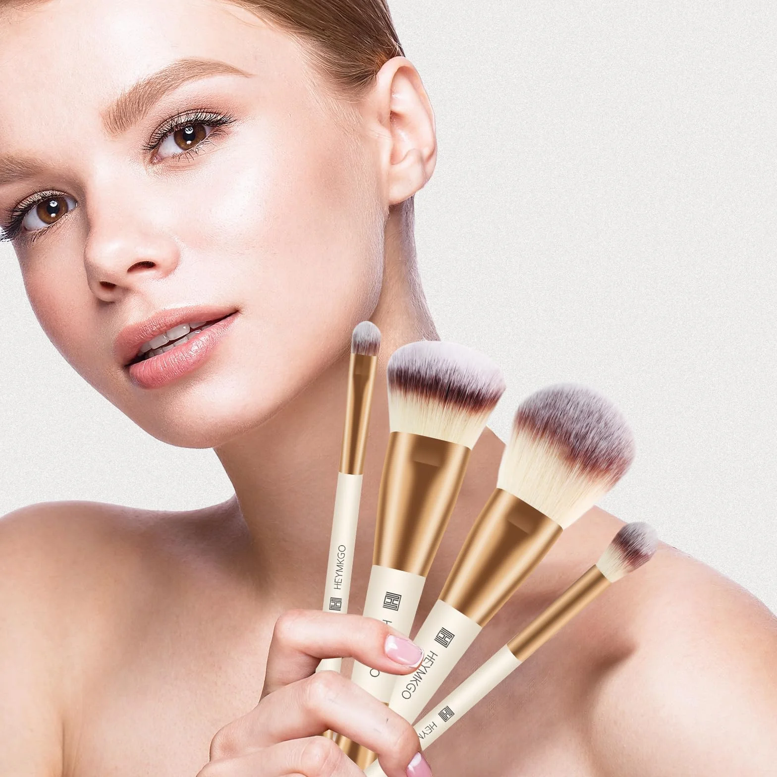 HEYMKGO Pennello Fondotinta 4 pezzi Pennello a doppia estremità 2-in-1 Pennelli Make Up Kabuki Pennello Professionale Fondotinta Cipria Fard Correttore Ombretto liquidi Crema pennello contouring viso