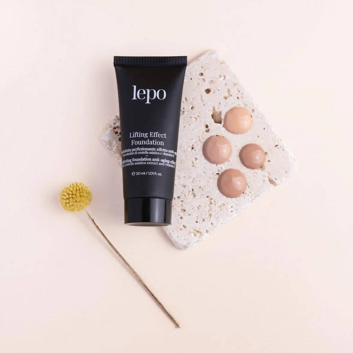 LEPO | Fondotinta Effetto Lifting N. 31 con Estratto di Centella Asiatica e Vitamina E, Per una Pelle Radiosa e Tonificata